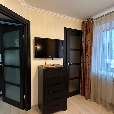Apartment On Nauki Avenue 102 Dnipro Bagian luar foto