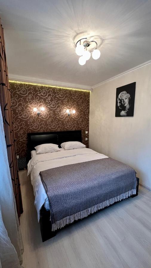 Apartment On Nauki Avenue 102 Dnipro Bagian luar foto