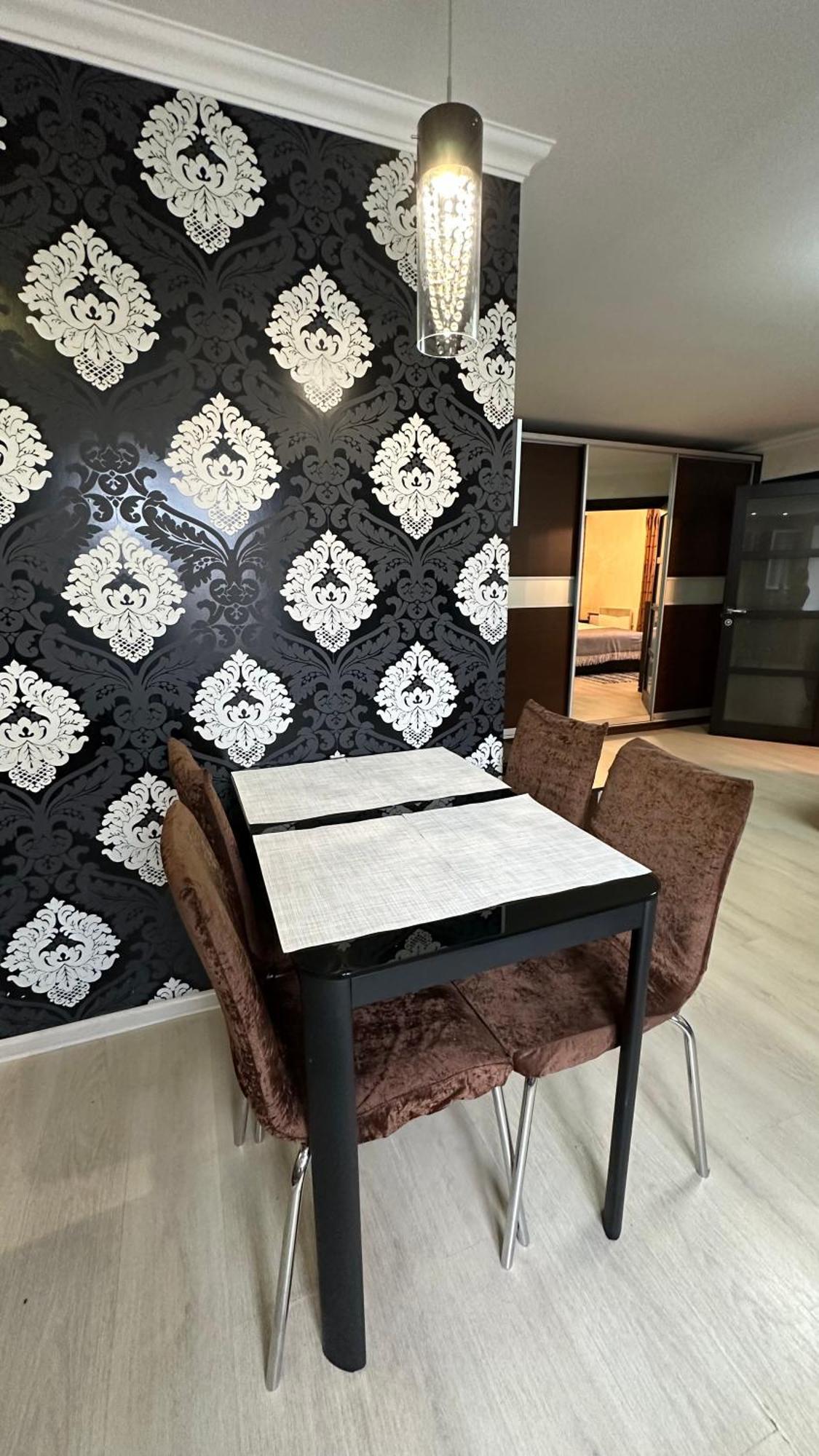 Apartment On Nauki Avenue 102 Dnipro Bagian luar foto