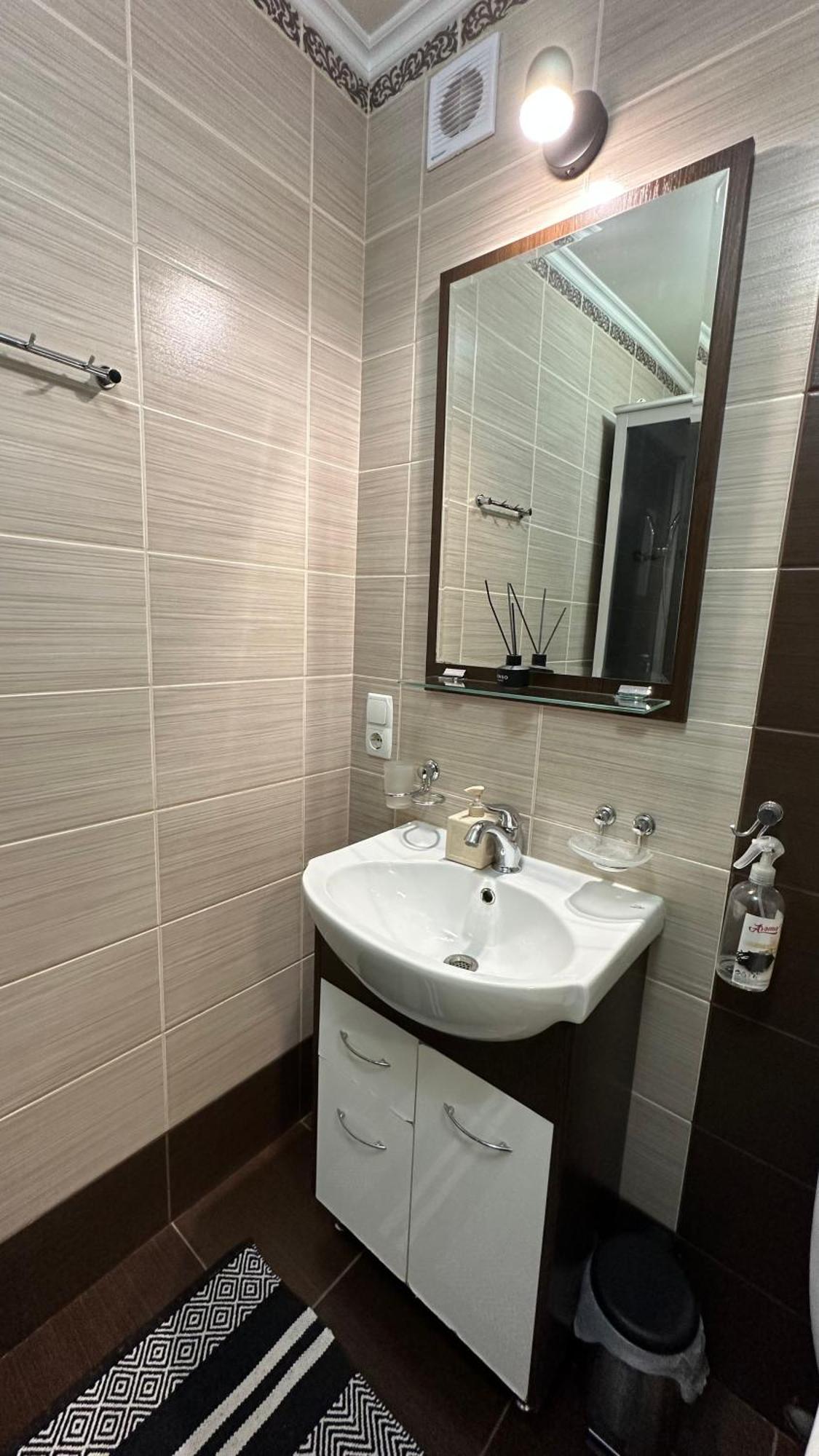 Apartment On Nauki Avenue 102 Dnipro Bagian luar foto
