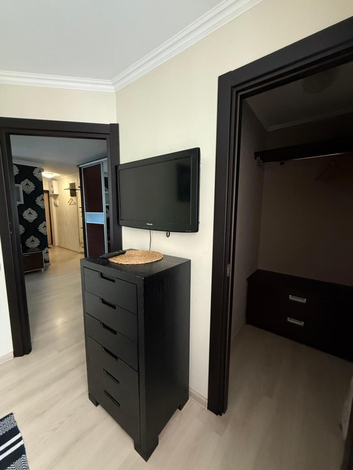 Apartment On Nauki Avenue 102 Dnipro Bagian luar foto